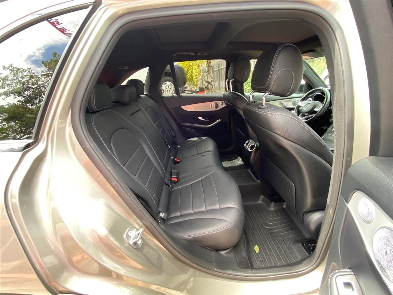 Mercedes-Benz GLC-Class GLC300 2019