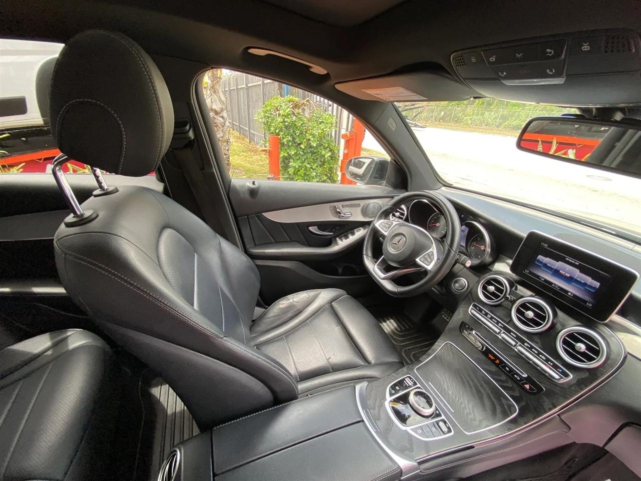 Mercedes-Benz GLC-Class GLC300 2019