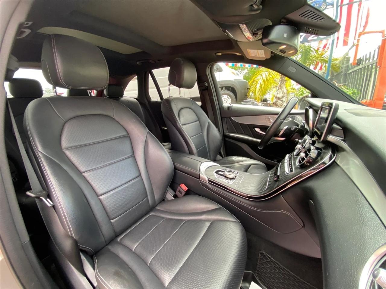 Mercedes-Benz GLC-Class GLC300 2019