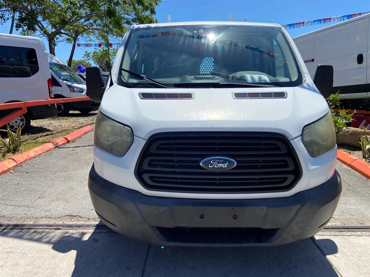 Ford Transit 250 Van Low Roof w/Sliding Pass. 130-in. WB 2016