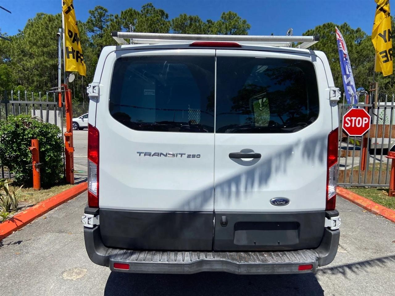 Ford Transit 250 Van Low Roof w/Sliding Pass. 130-in. WB 2016