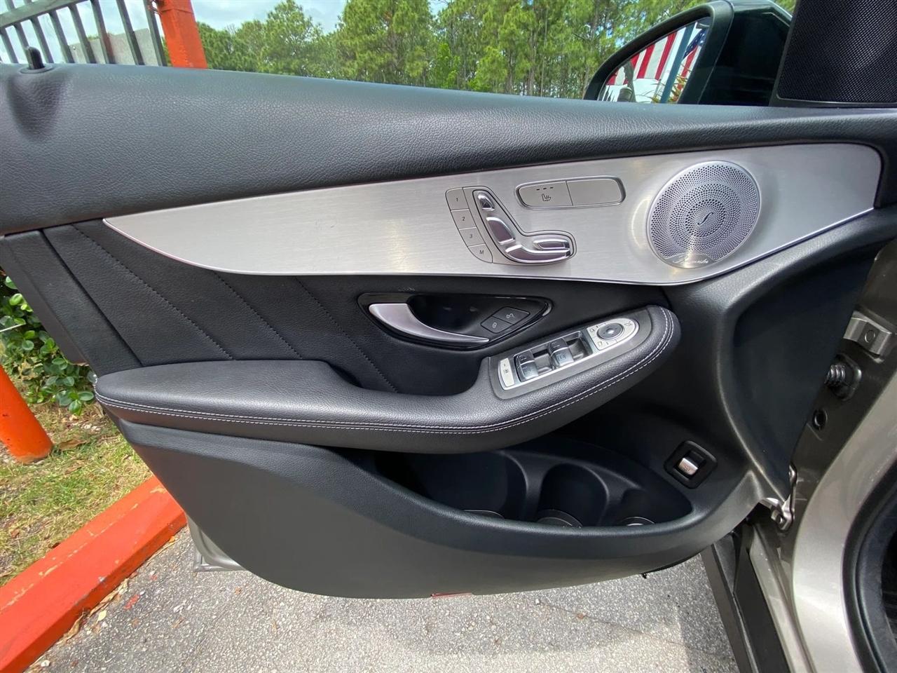 Mercedes-Benz GLC-Class GLC300 2019