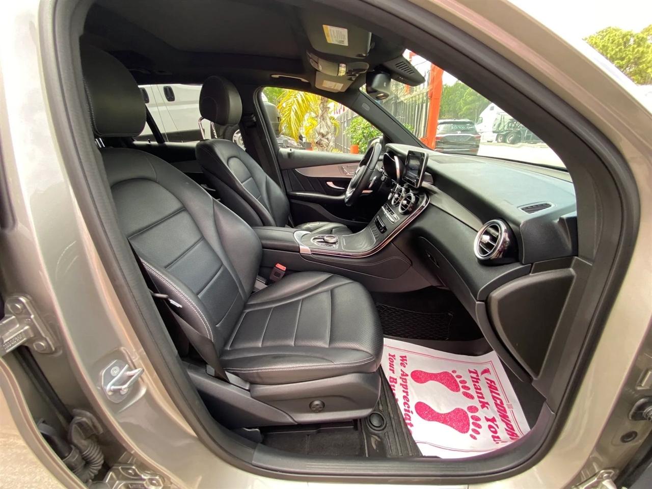 Mercedes-Benz GLC-Class GLC300 2019