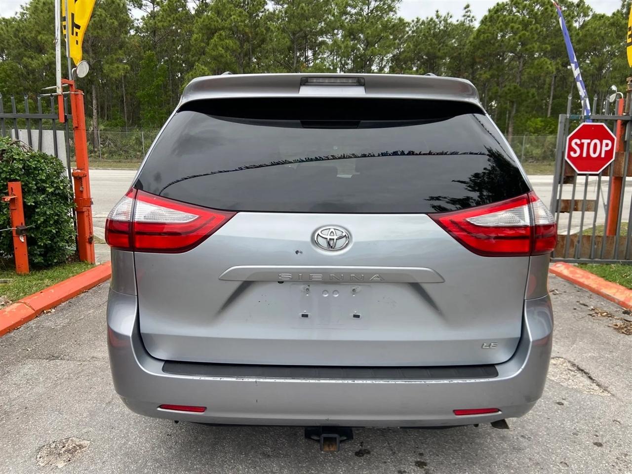 Toyota Sienna LE FWD 8-Passenger V6 2015