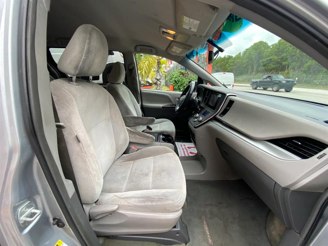 Toyota Sienna LE FWD 8-Passenger V6 2015