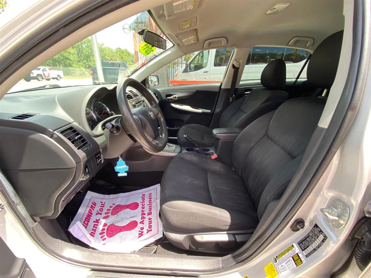 Toyota Corolla S 4-Speed AT 2011