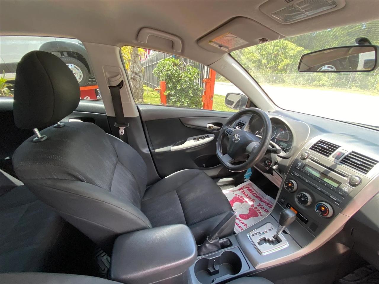 Toyota Corolla S 4-Speed AT 2011