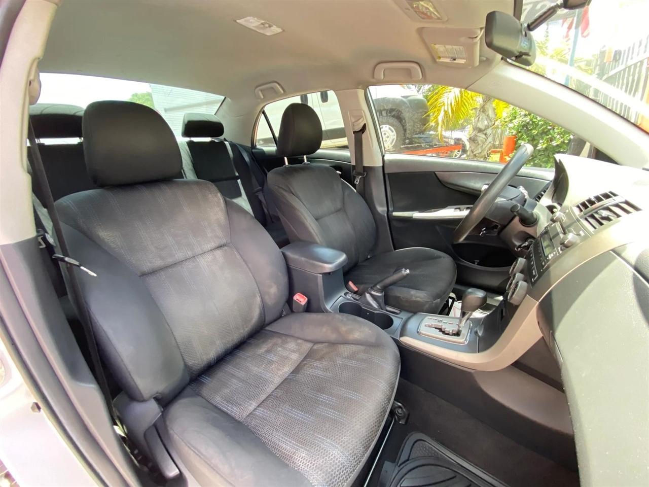 Toyota Corolla S 4-Speed AT 2011
