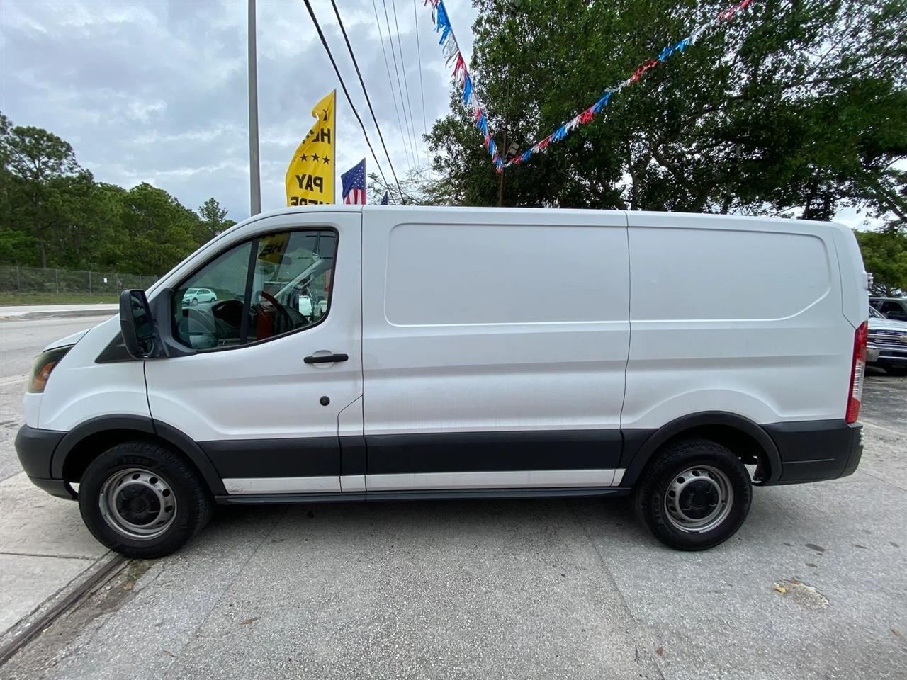 Ford Transit 150 Van Low Roof 60/40 Pass. 130-in. WB 2017