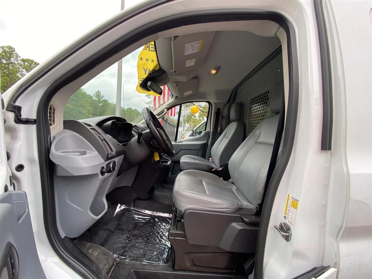 Ford Transit 150 Van Low Roof 60/40 Pass. 130-in. WB 2017