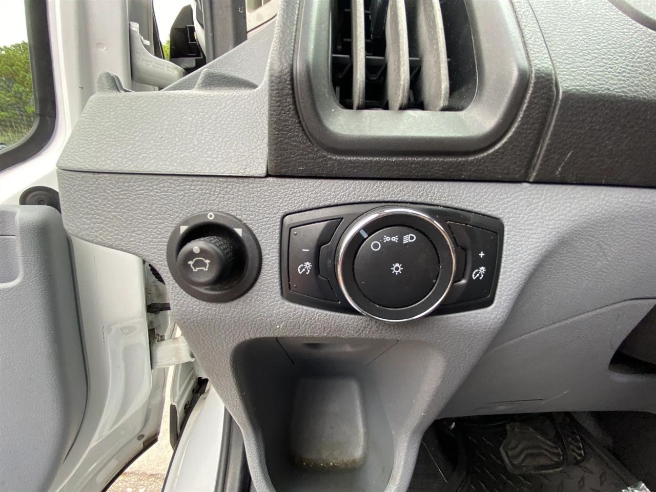Ford Transit 150 Van Low Roof 60/40 Pass. 130-in. WB 2017