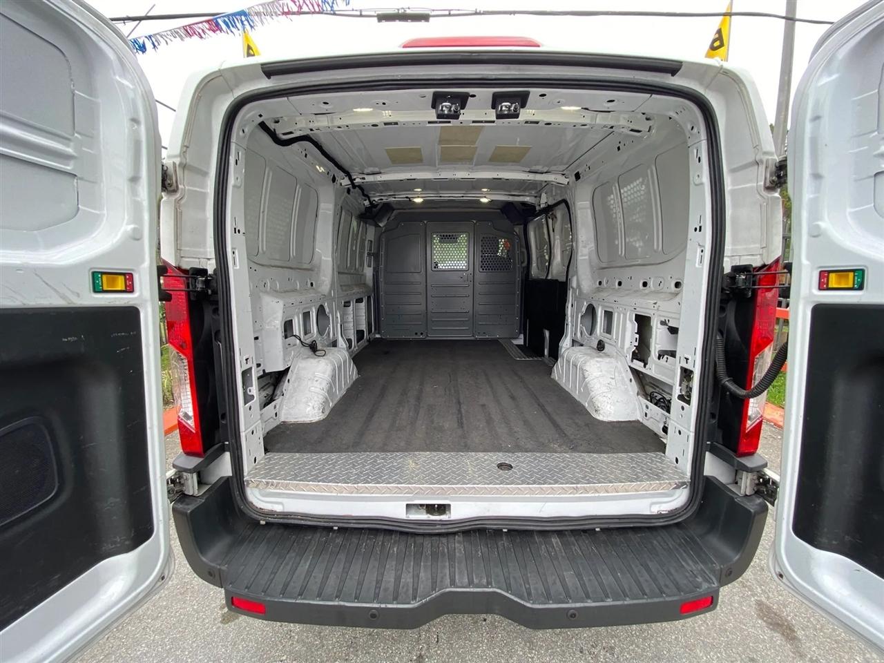 Ford Transit 150 Van Low Roof 60/40 Pass. 130-in. WB 2017