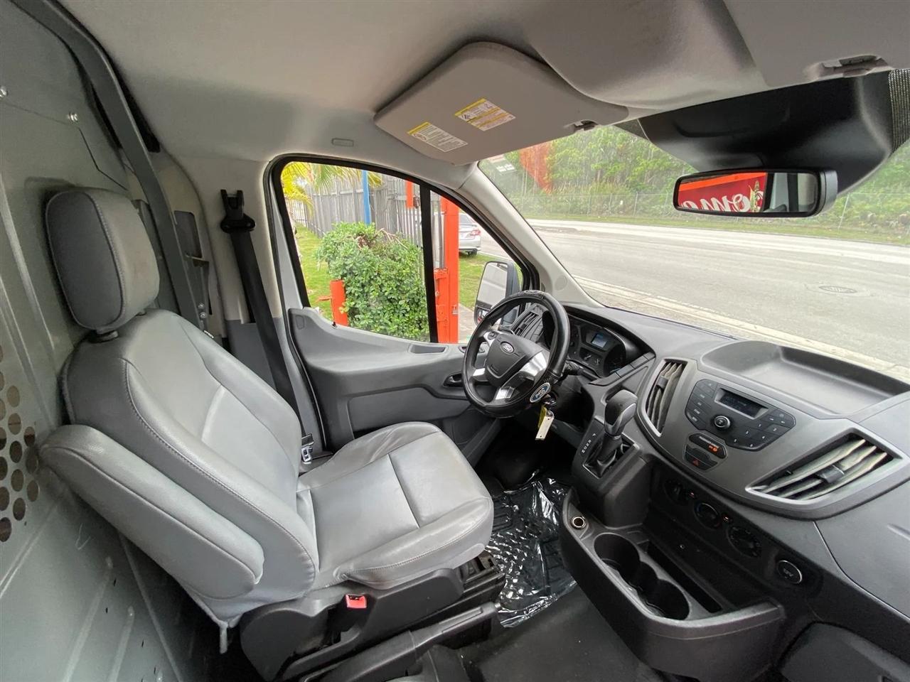 Ford Transit 150 Van Low Roof 60/40 Pass. 130-in. WB 2017