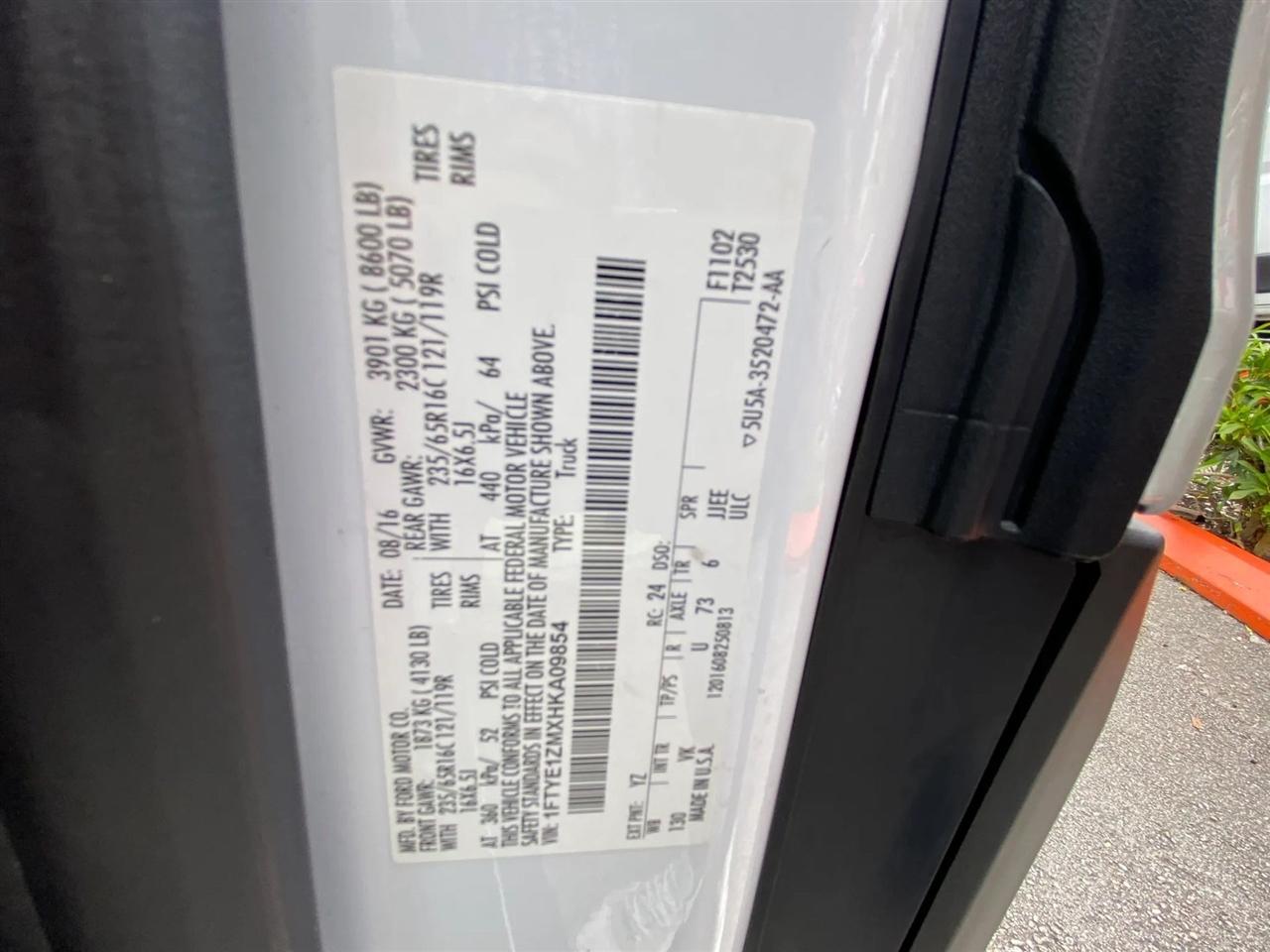Ford Transit 150 Van Low Roof 60/40 Pass. 130-in. WB 2017