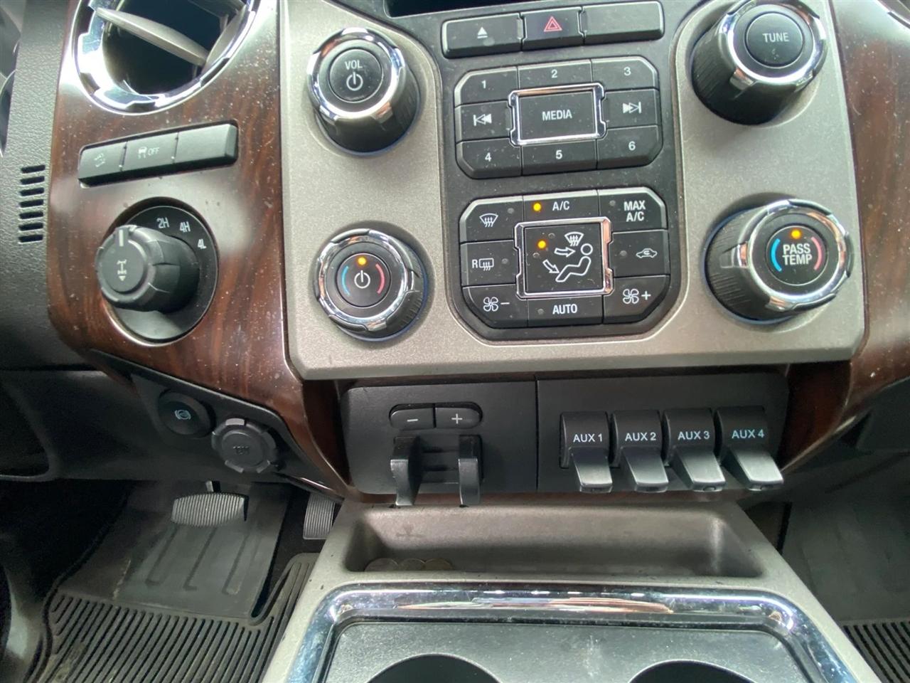 Ford F-250 SD XL Crew Cab 4WD 2013