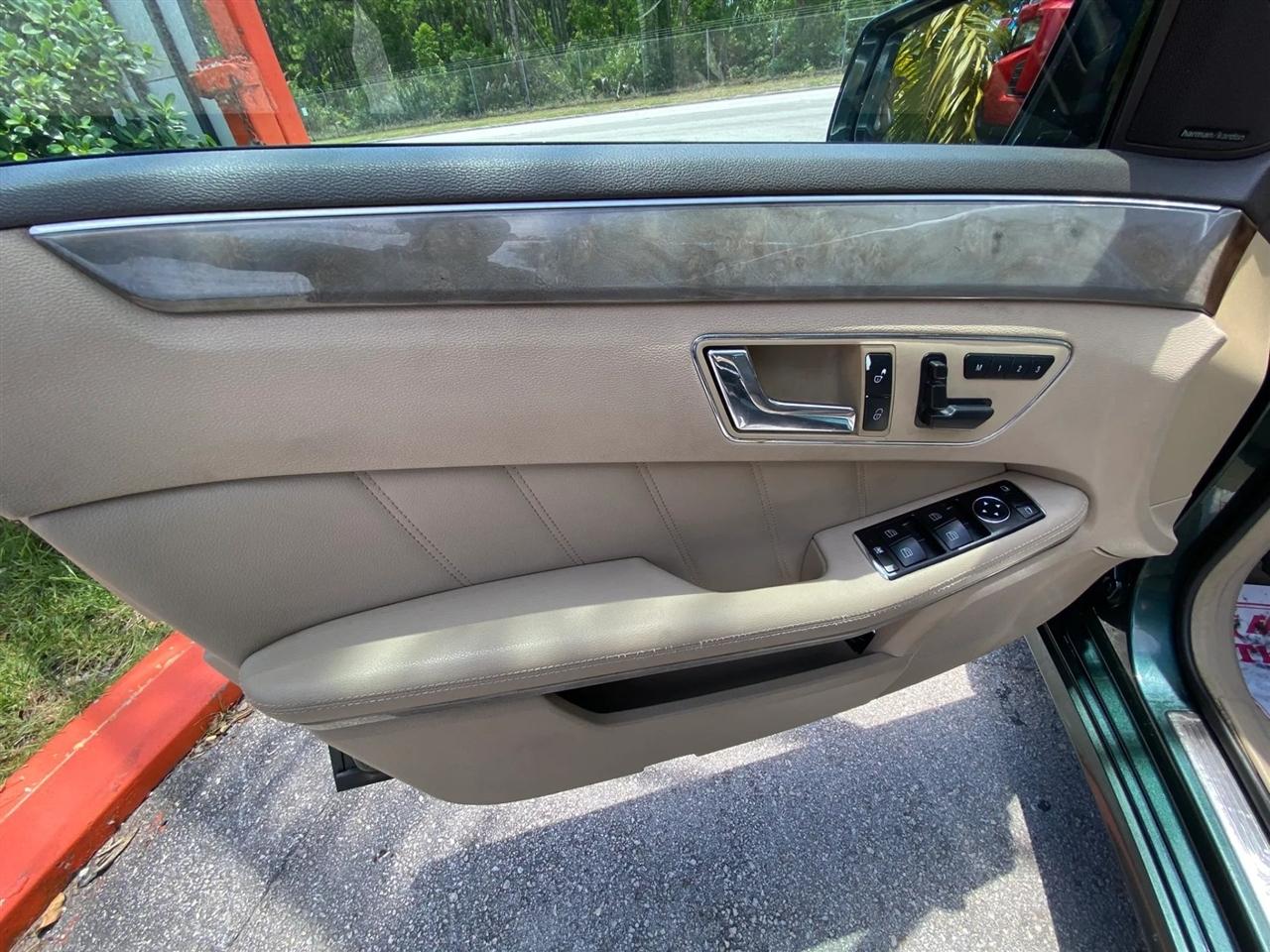 Mercedes-Benz E-Class E350 Sedan 4MATIC 2010