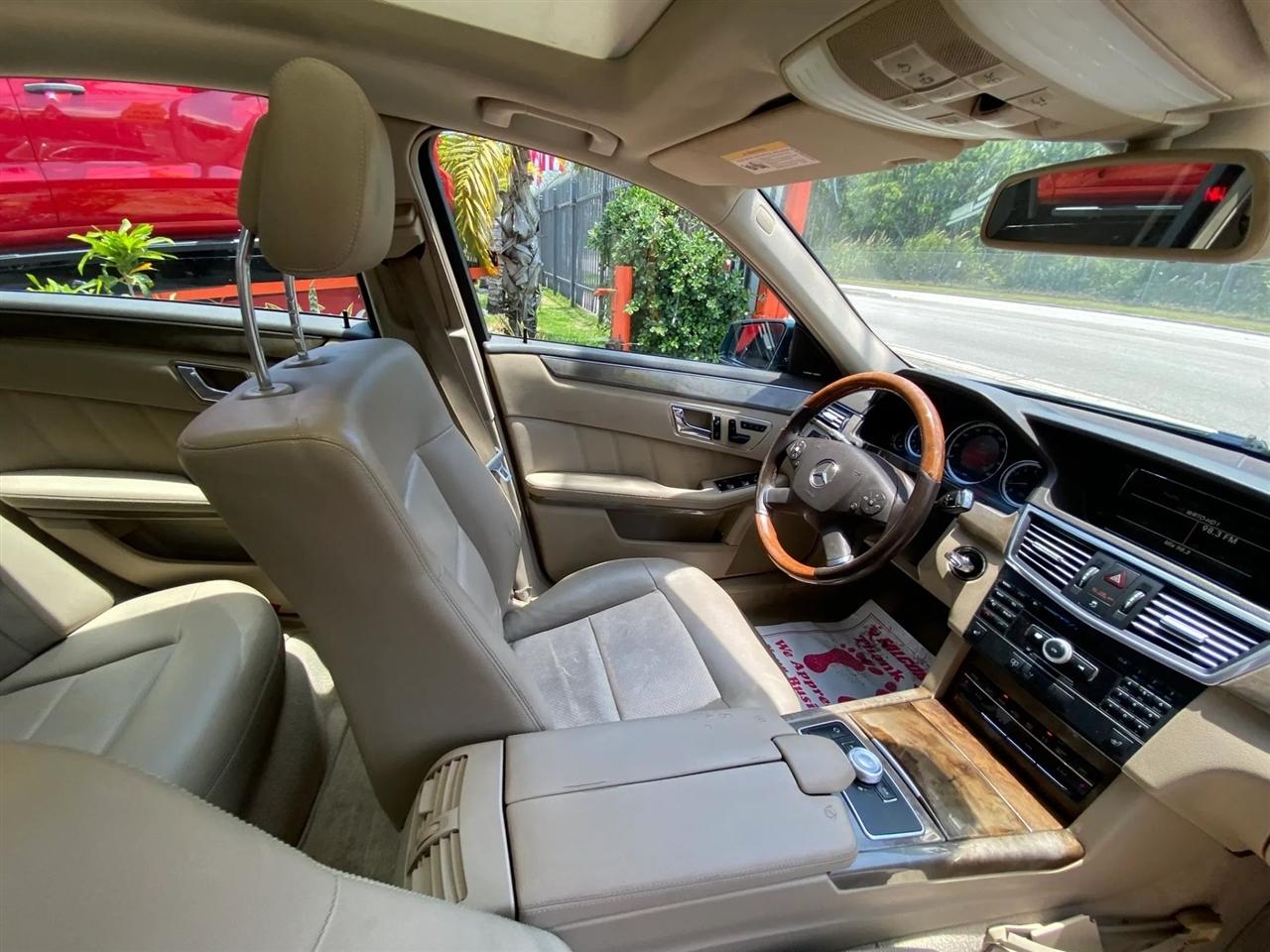 Mercedes-Benz E-Class E350 Sedan 4MATIC 2010