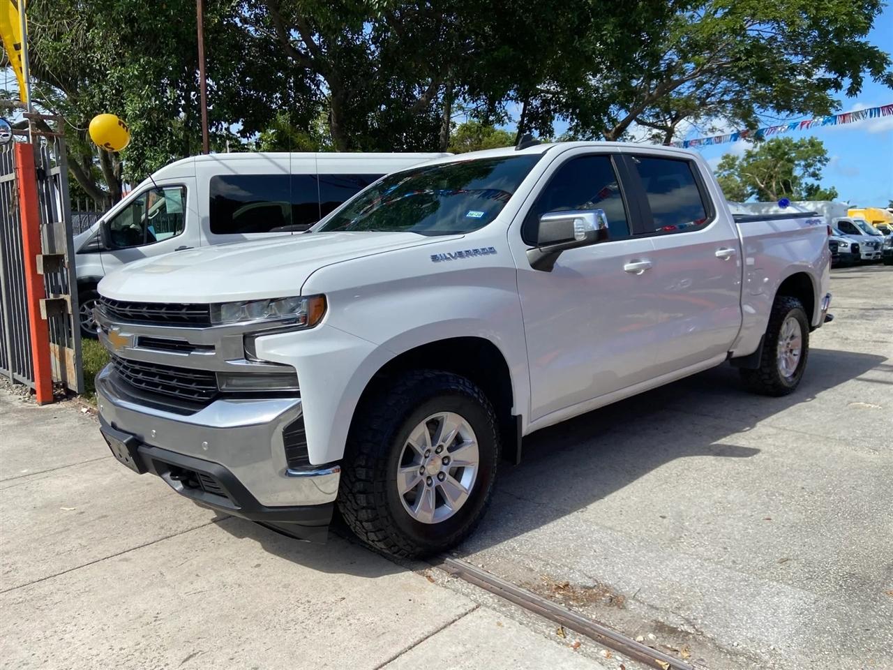 Chevrolet Silverado 1500 LT Crew Cab 4WD 2020