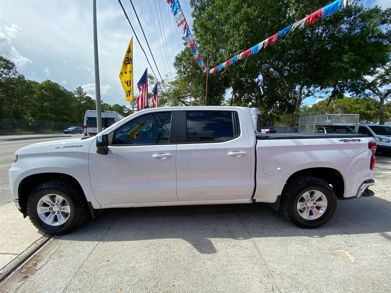 Chevrolet Silverado 1500 LT Crew Cab 4WD 2020