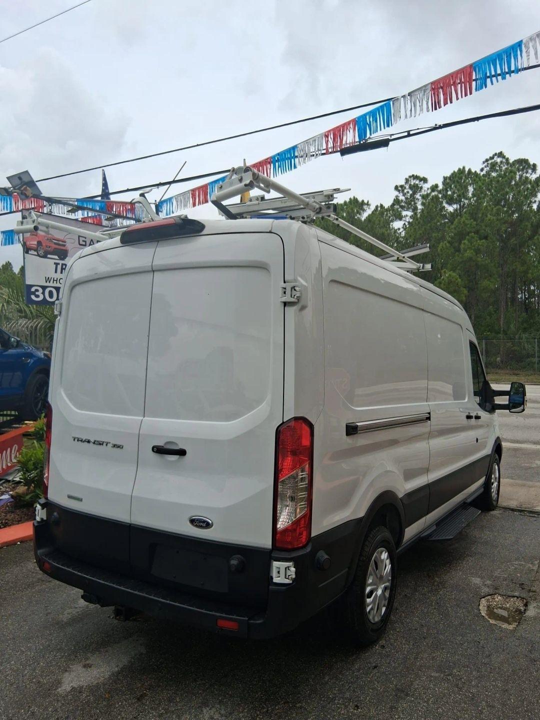 Ford Transit 350 Van Med. Roof w/Sliding Pass. 148-in. WB 2019