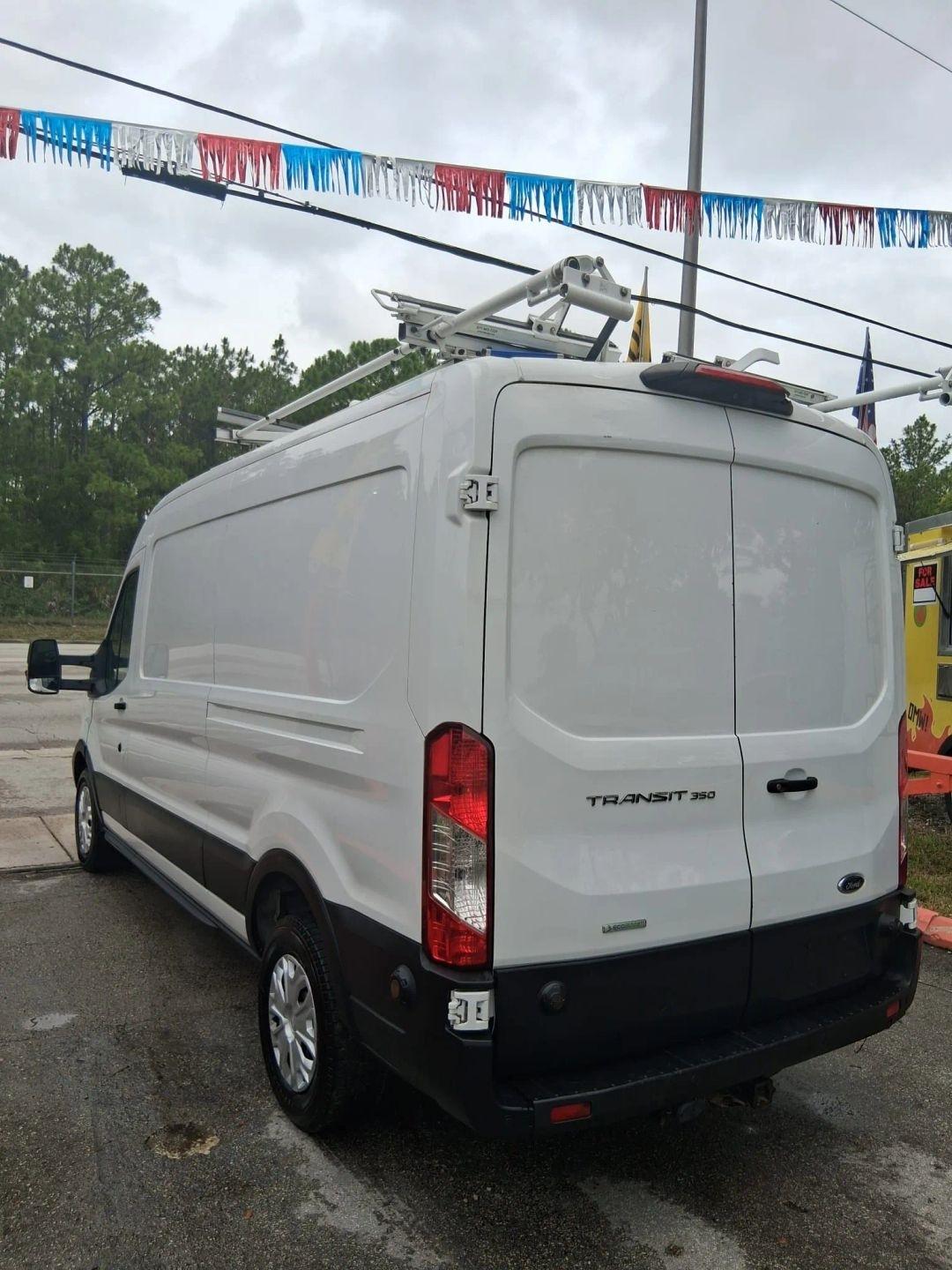 Ford Transit 350 Van Med. Roof w/Sliding Pass. 148-in. WB 2019