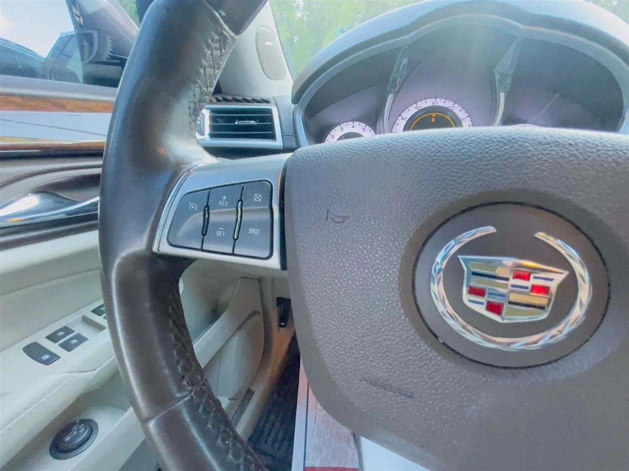 Cadillac SRX Premium Collection 2011