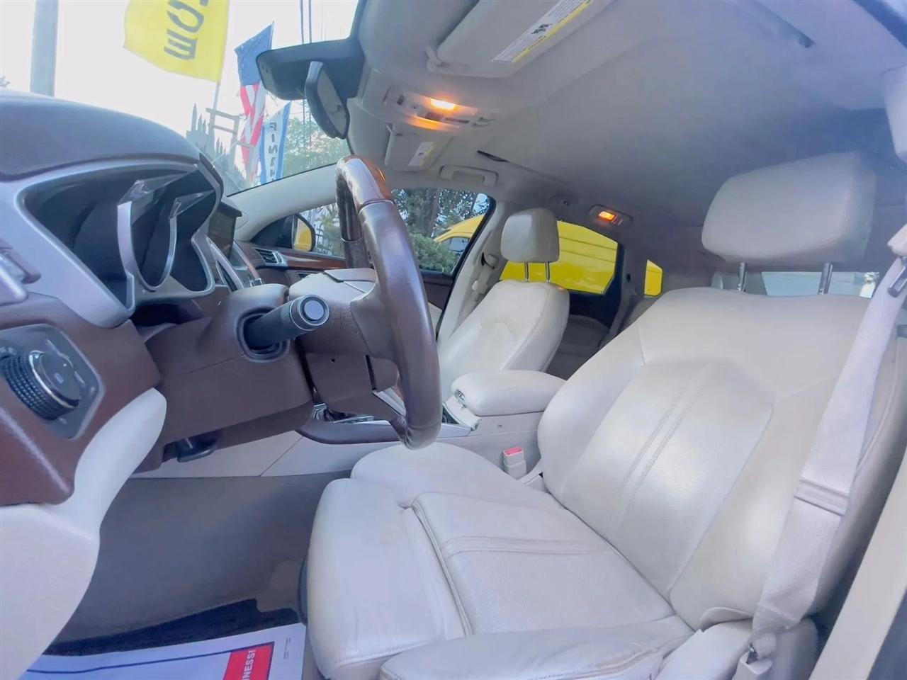 Cadillac SRX Premium Collection 2011