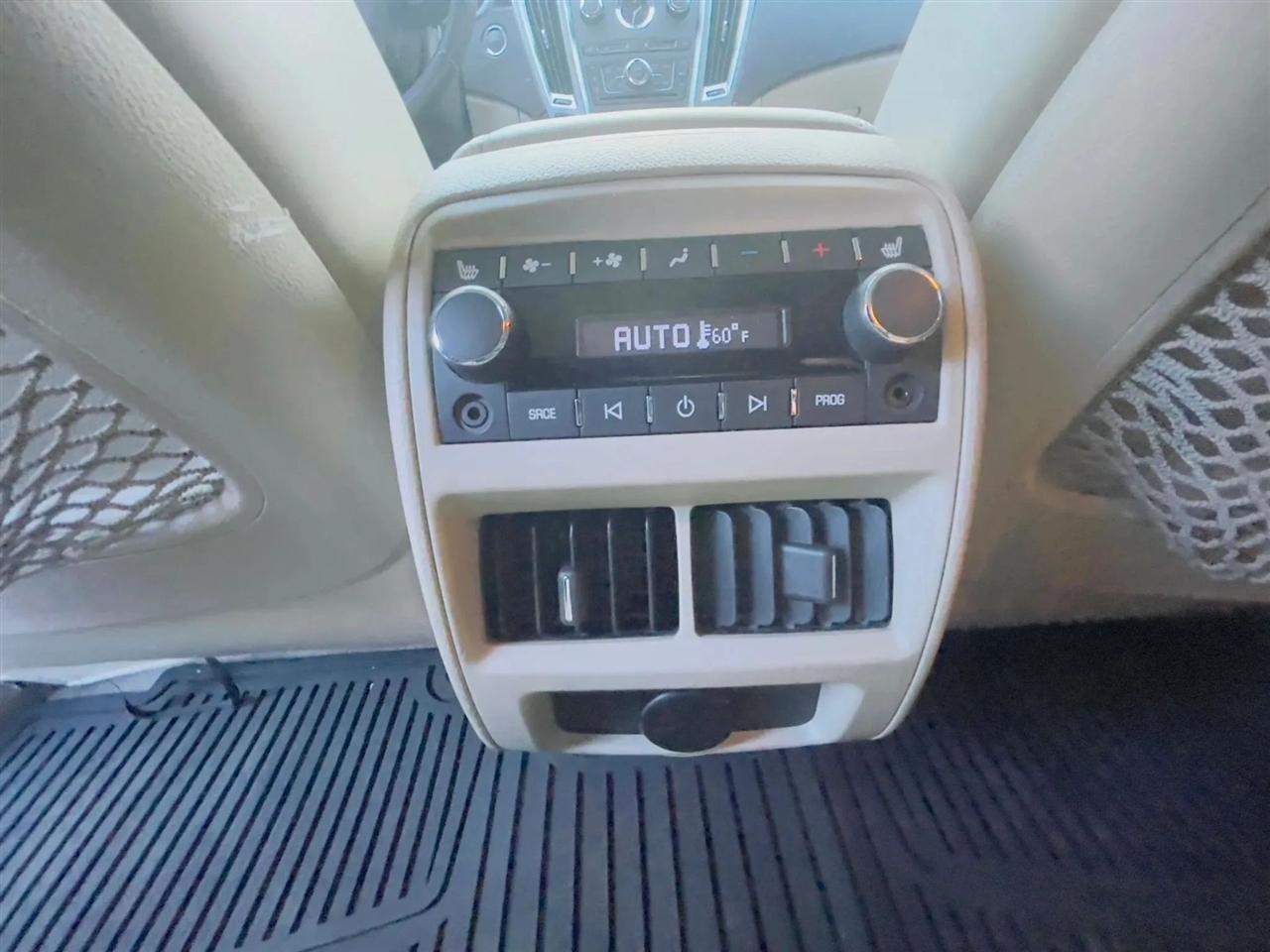 Cadillac SRX Premium Collection 2011