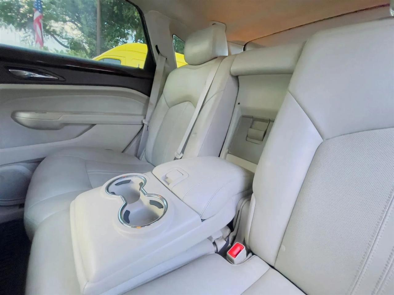Cadillac SRX Premium Collection 2011