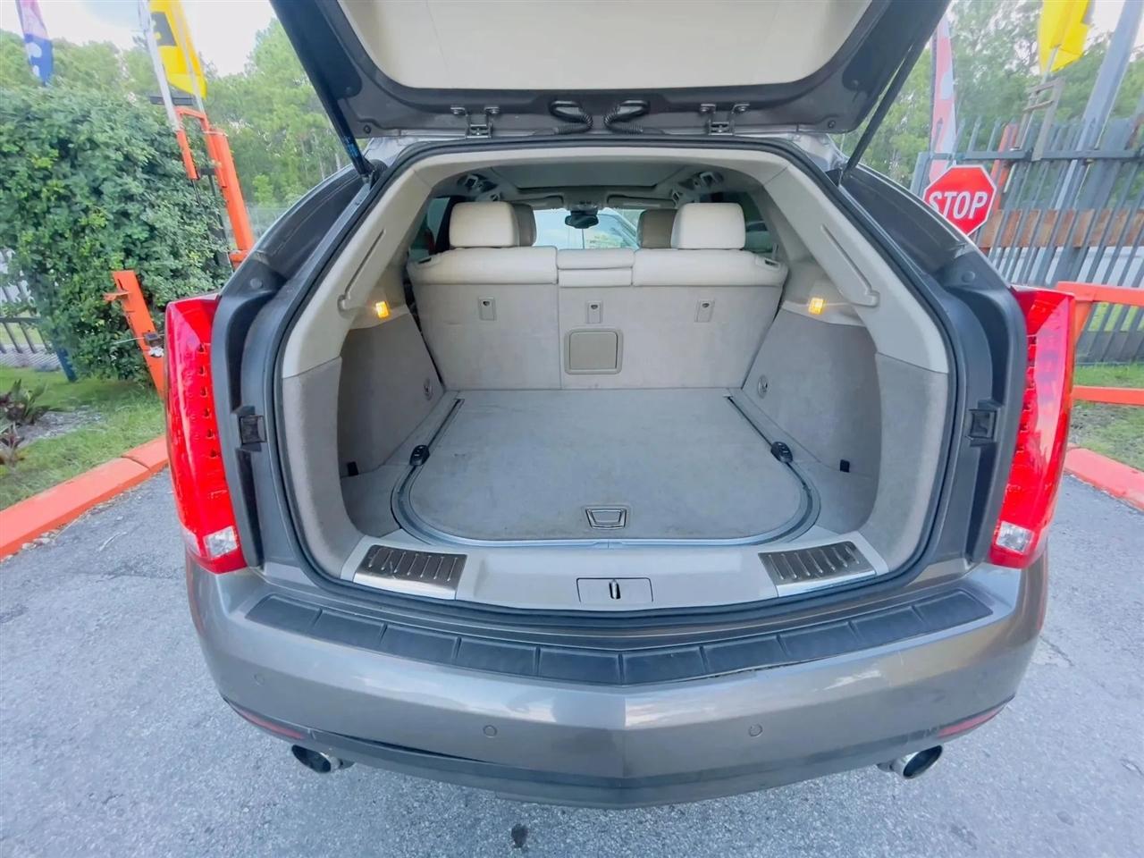Cadillac SRX Premium Collection 2011
