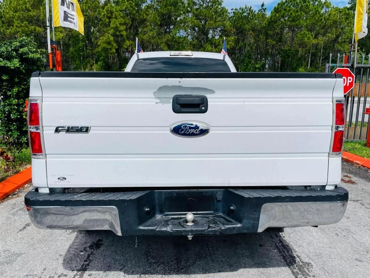 Ford F-150 XL 8-ft. Bed 2WD 2012