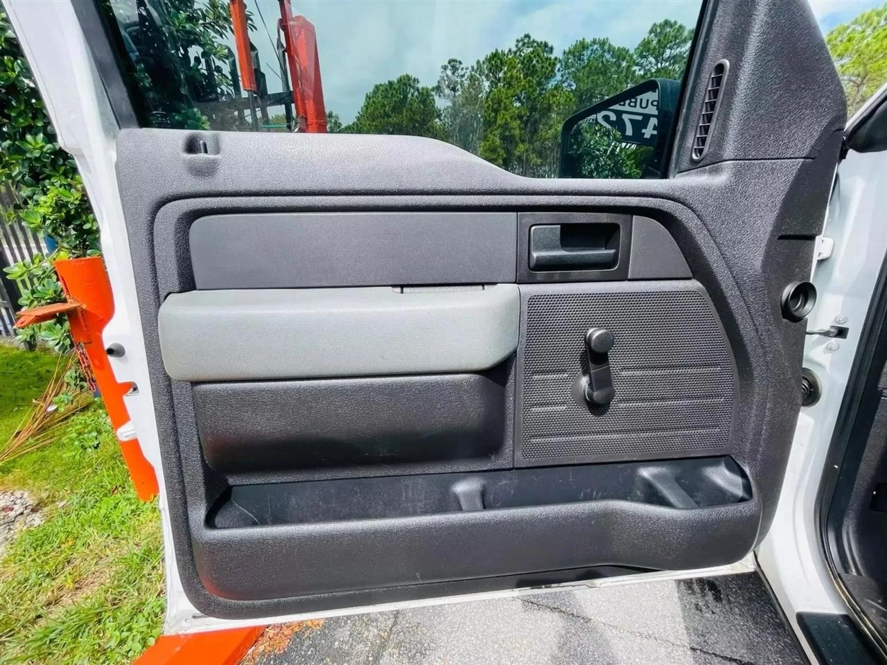 Ford F-150 XL 8-ft. Bed 2WD 2012