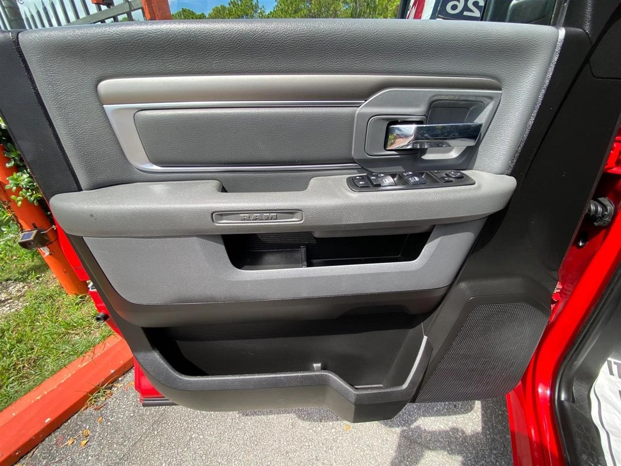 RAM 1500 Classic Tradesman Crew Cab LWB 2WD 2019