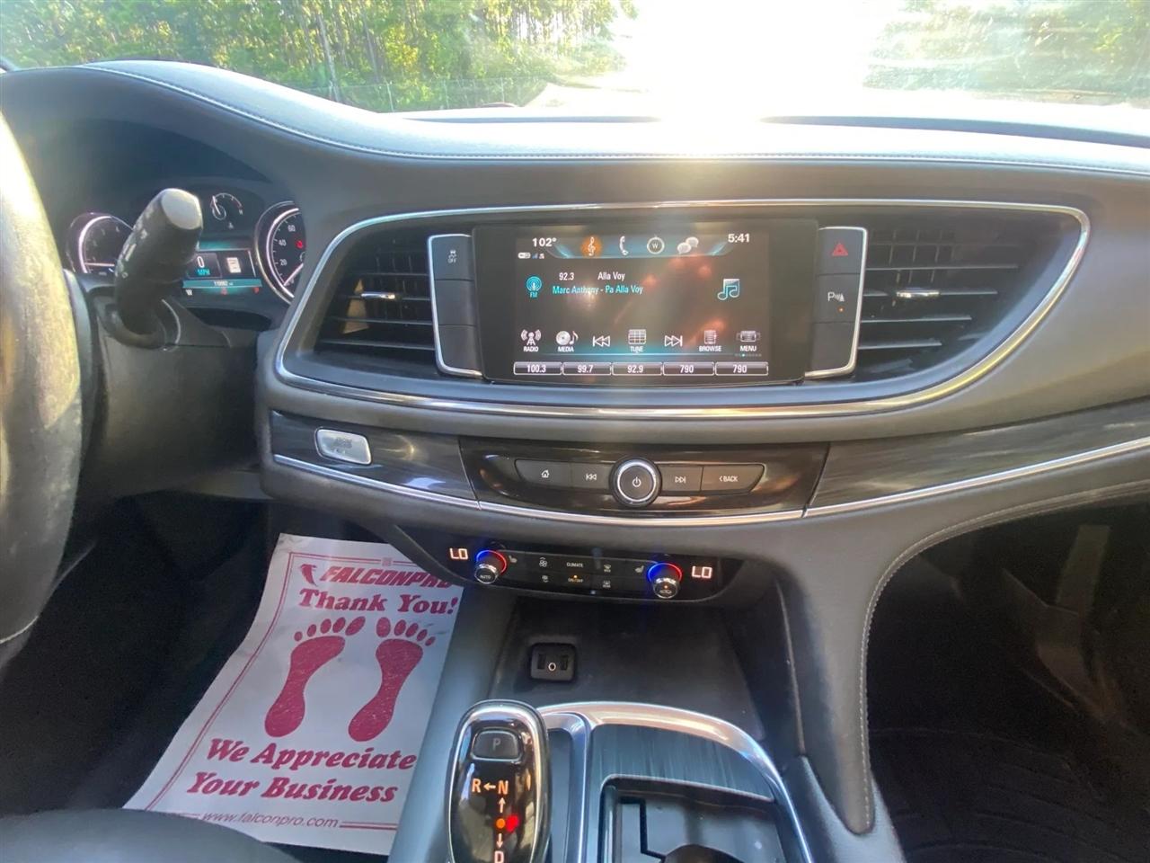 Buick Enclave Essence FWD 2018