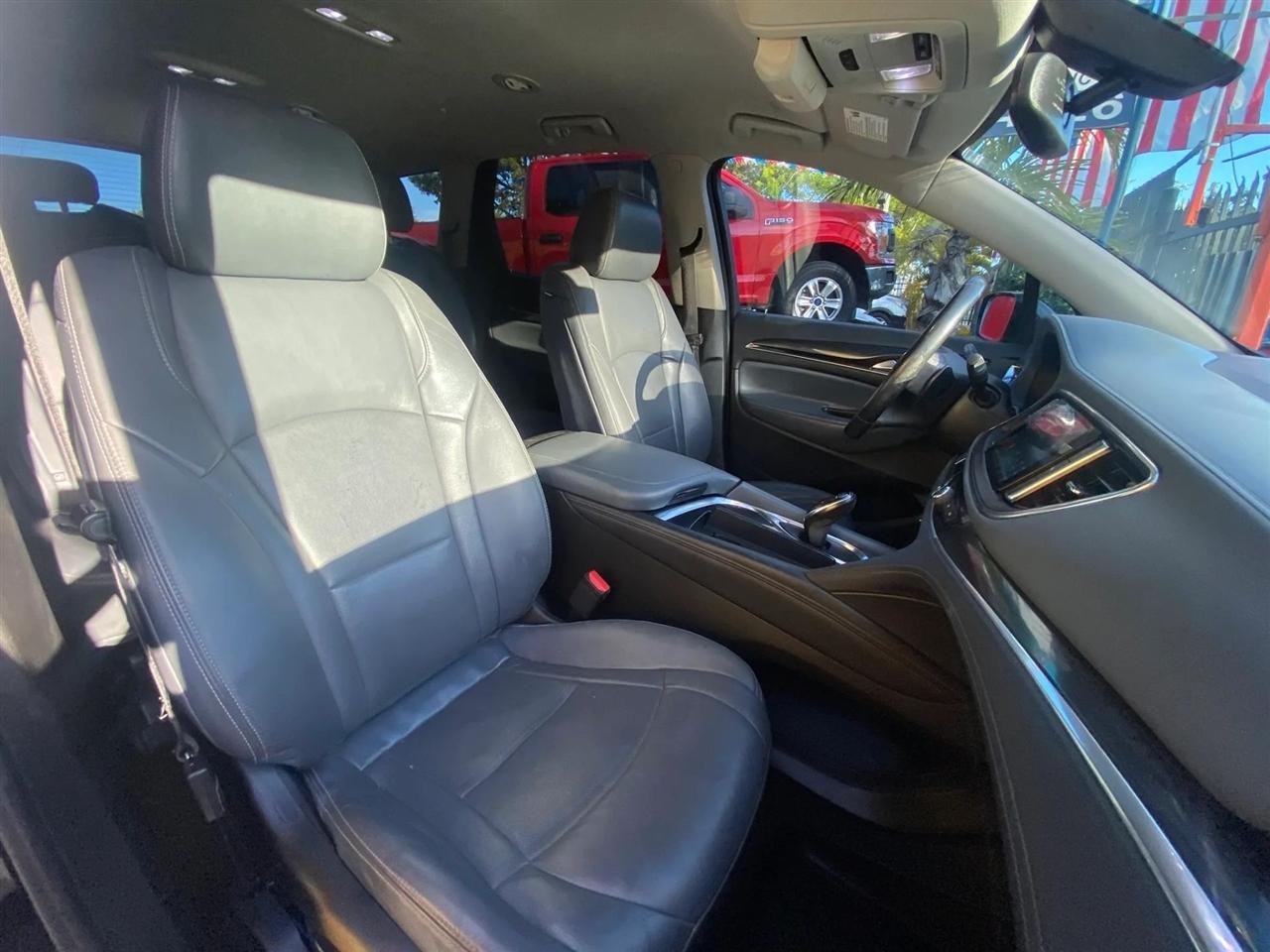 Buick Enclave Essence FWD 2018