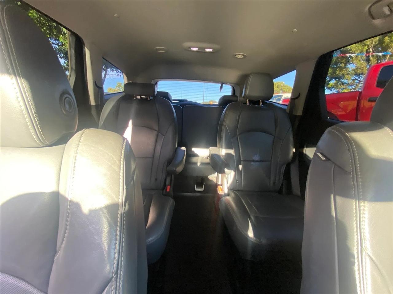 Buick Enclave Essence FWD 2018