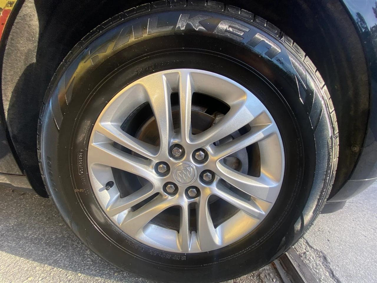 Buick Enclave Essence FWD 2018