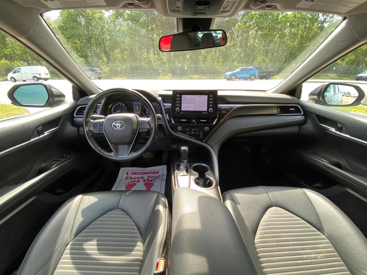 Toyota Camry SE 2021