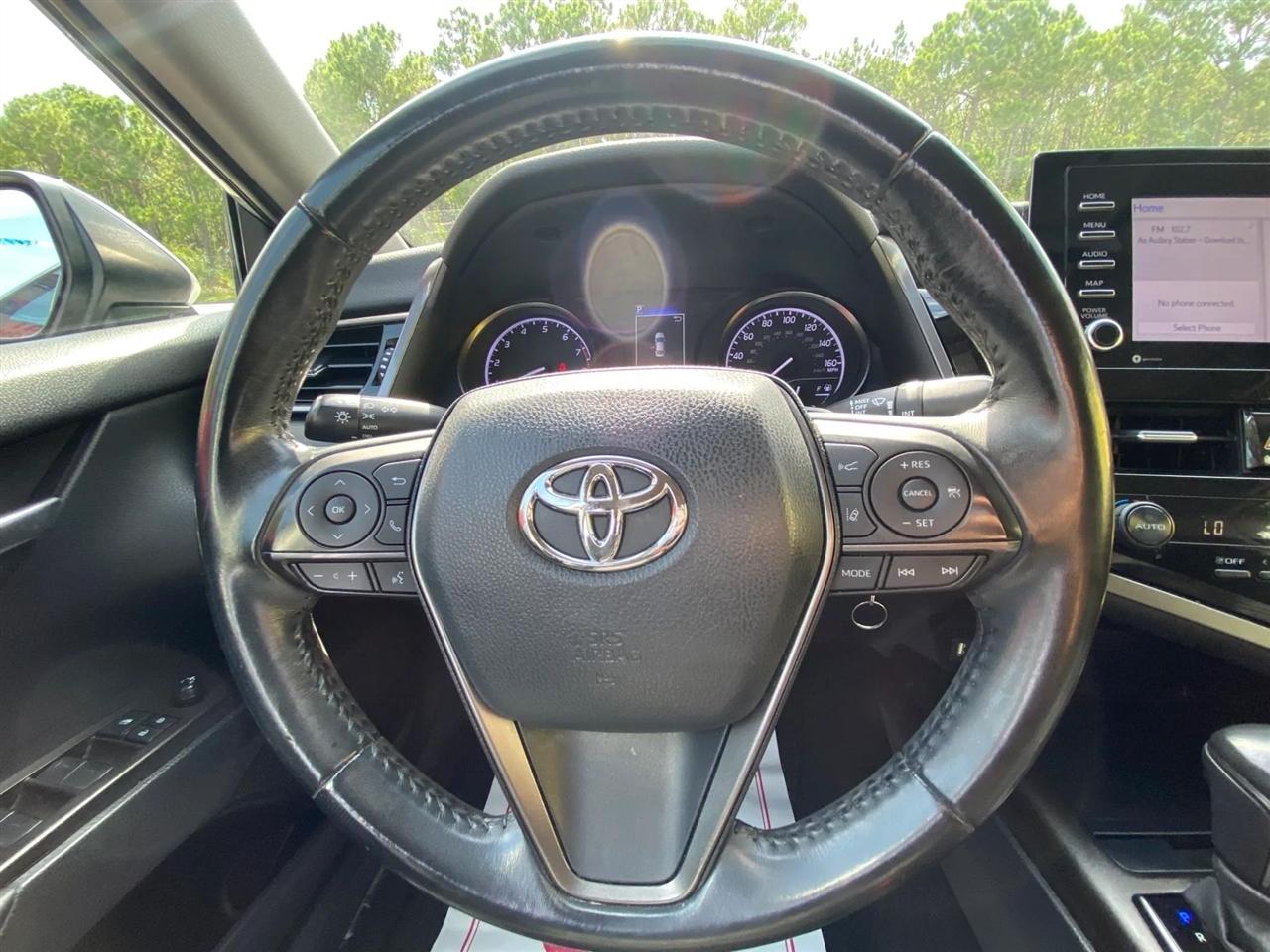 Toyota Camry SE 2021