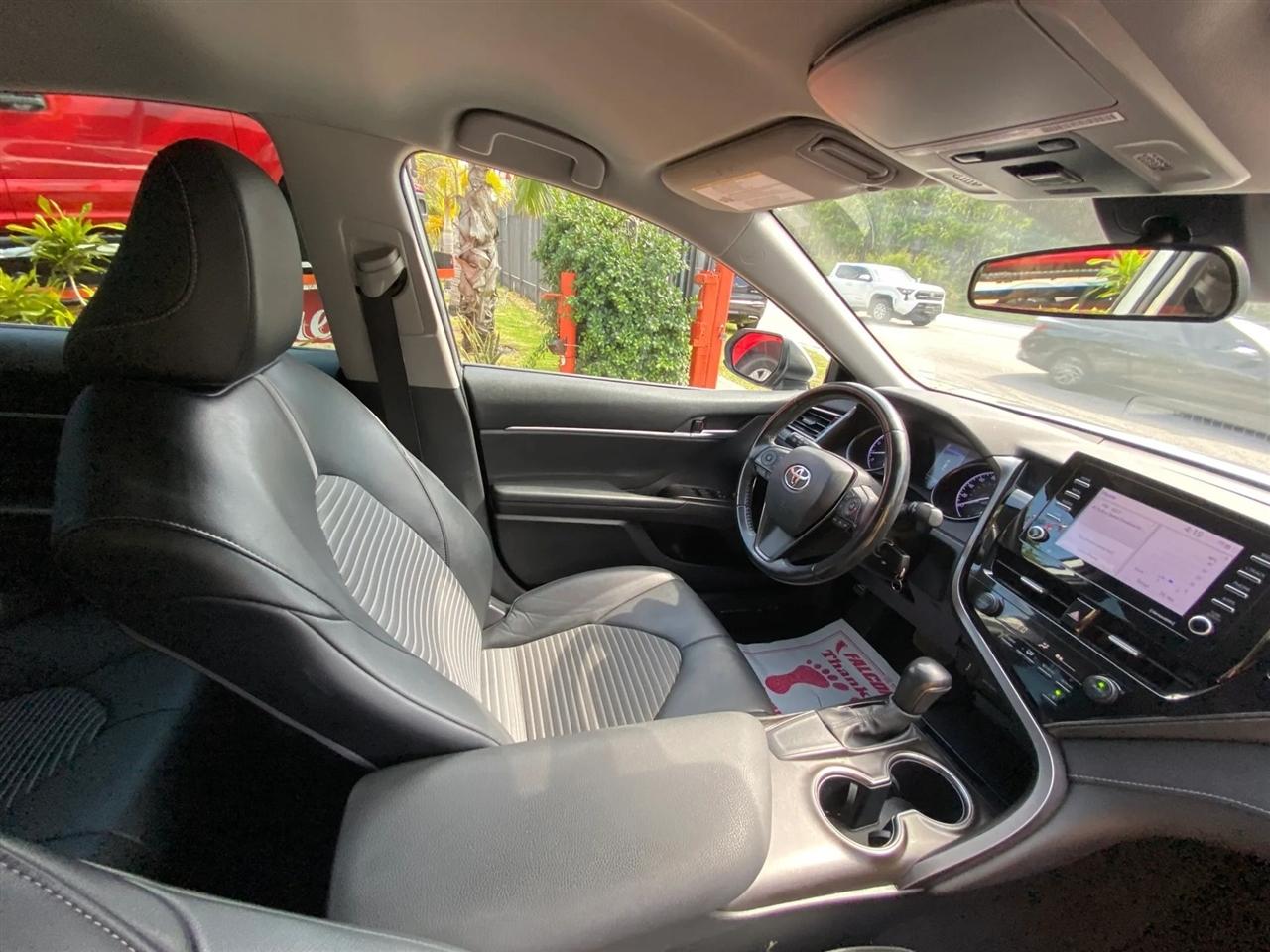 Toyota Camry SE 2021