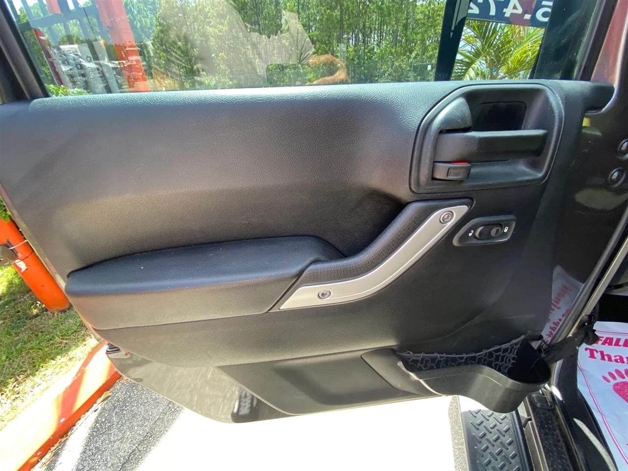 Jeep Wrangler Unlimited Sahara 4WD 2016