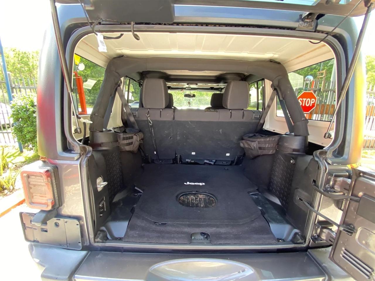 Jeep Wrangler Unlimited Sahara 4WD 2016