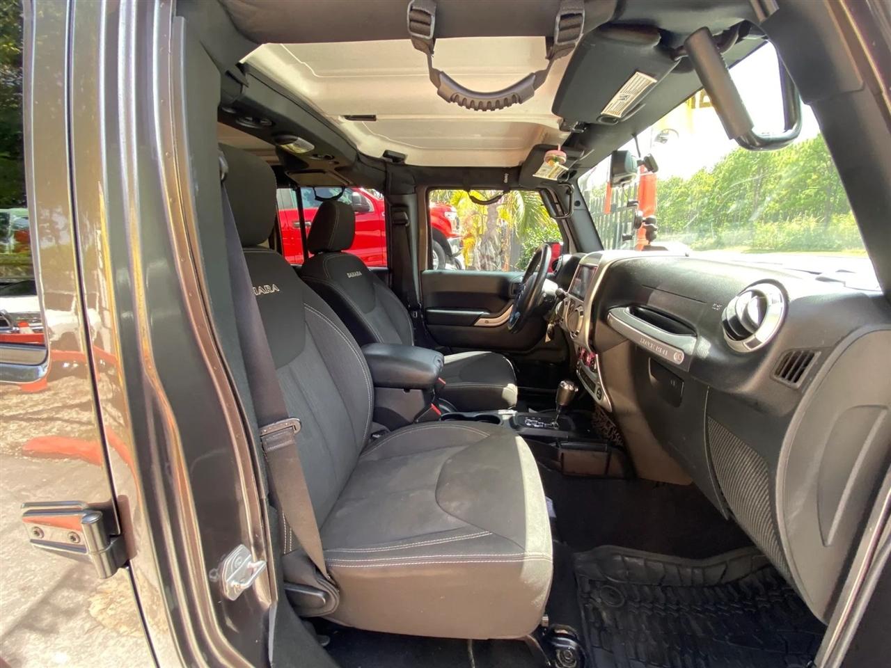 Jeep Wrangler Unlimited Sahara 4WD 2016