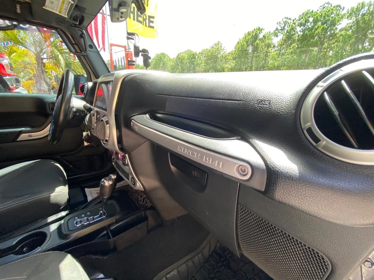 Jeep Wrangler Unlimited Sahara 4WD 2016