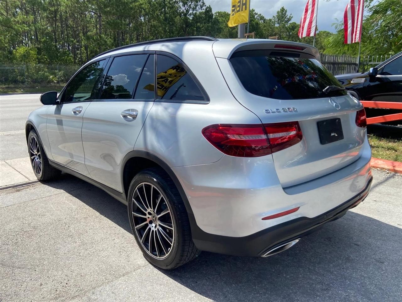 Mercedes-Benz GLC-Class GLC300 2019