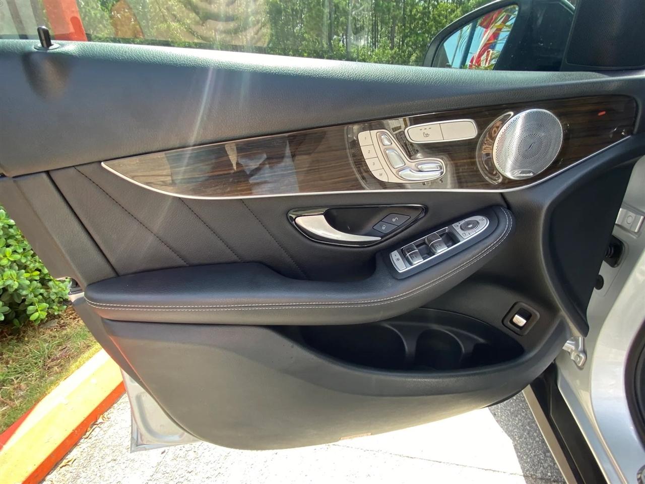 Mercedes-Benz GLC-Class GLC300 2019