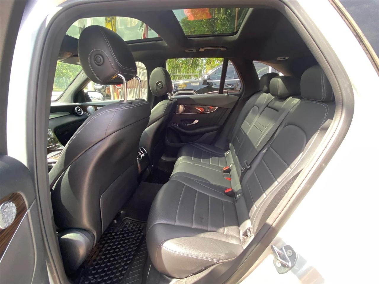 Mercedes-Benz GLC-Class GLC300 2019