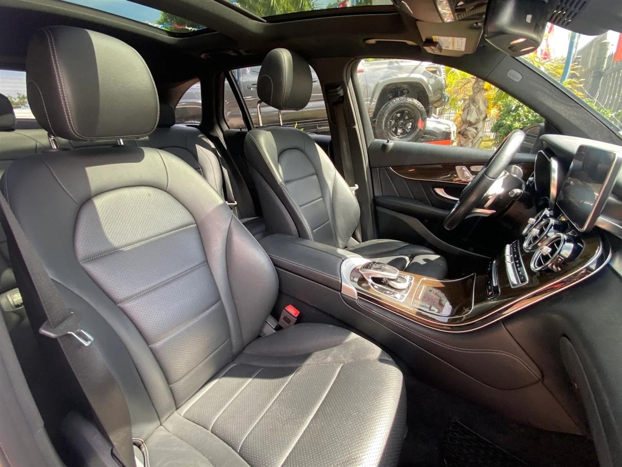 Mercedes-Benz GLC-Class GLC300 2019