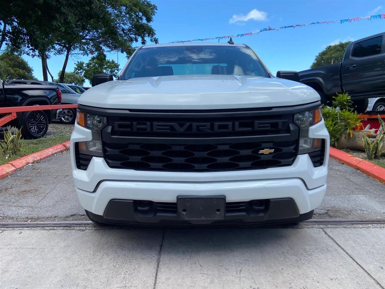 Chevrolet Silverado 1500 Custom Crew Cab 4WD 2023