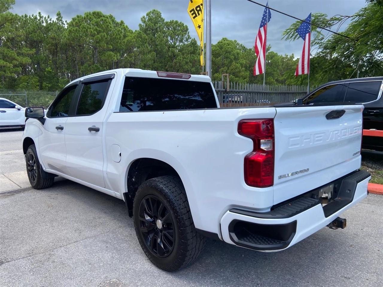 Chevrolet Silverado 1500 Custom Crew Cab 4WD 2023